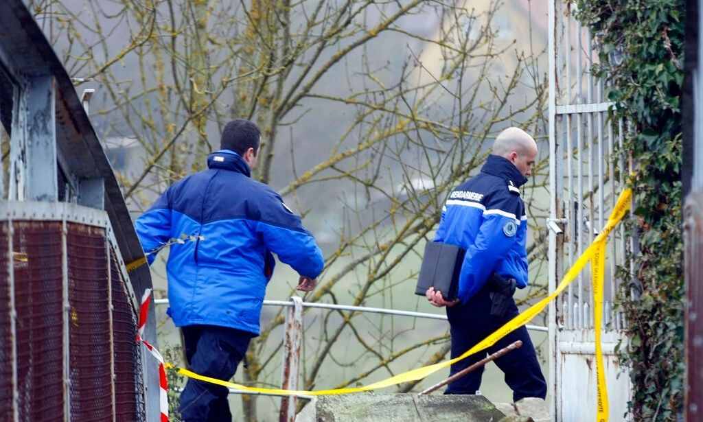 Γαλλία: Δασκάλα μαχαιρώθηκε στην τάξη σε ένα γυμνάσιο στο Μπένφελντ