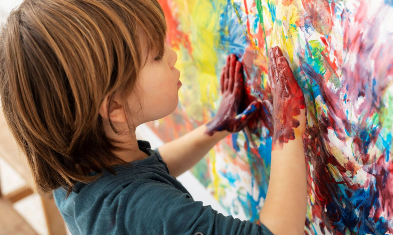 Παιδικός σταθμός ζήτησε από γονείς να πληρώσουν χιλιάδες ευρώ για τις ζωγραφιές των παιδιών τους