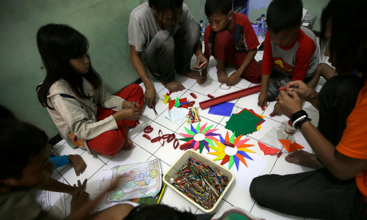 Ινδονησία: Πάνω από 1.000 μαθητές έπαθαν τροφική δηλητηρίαση από σχολικά γεύματα