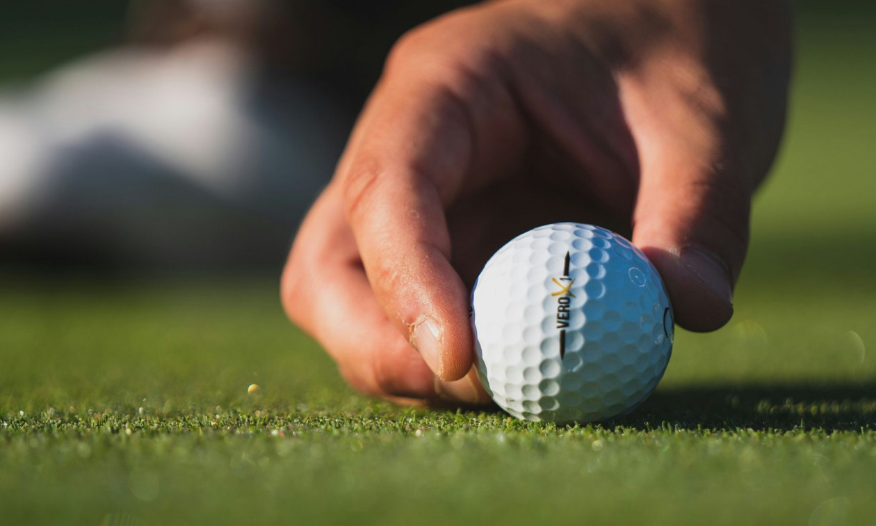 Τύχη βουνό για 62χρονο: Την ίδια μέρα κέρδισε σε τουρνουά γκολφ και 500 δολάρια στο λαχείο