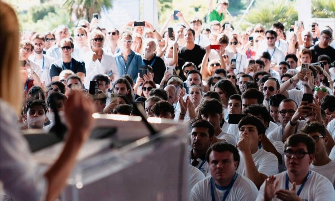 Ιταλία: Η Μελόνι και το Tik Tok στρέφουν την νεολαία δεξιά