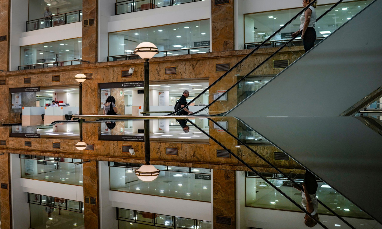 Δημόσιοι υπάλληλοι χωρίς σύνορα – Απολύθηκαν 29 γιατί πήραν αναρρωτική για ταξιδάκι στο εξωτερικό