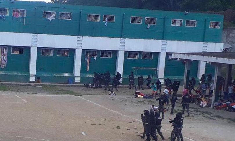 Ανελέητος πόλεμος συμμοριών στον Ισημερινό: Νέα σφαγή σε φυλακή με 17 νεκρούς – Σκληρές εικόνες