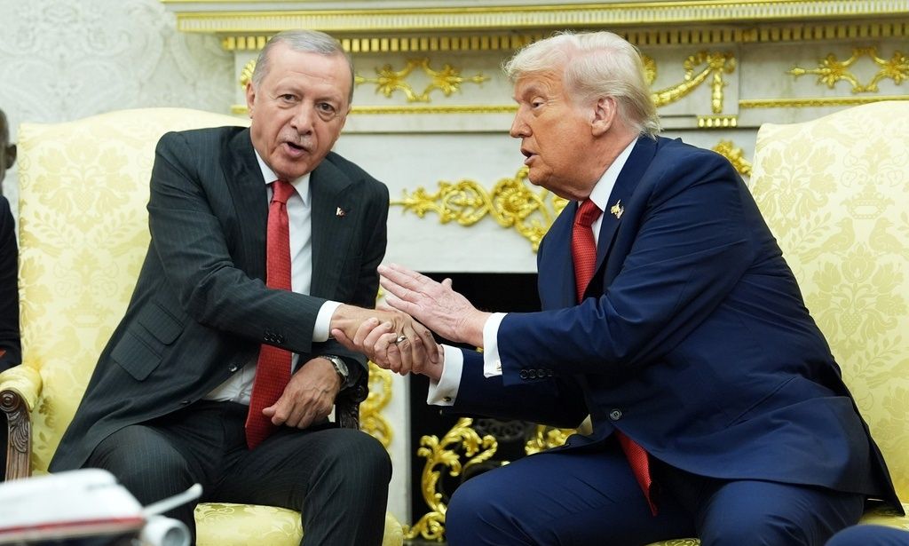 Τραμπ: Να σταματήσει η Τουρκία να αγοράζει πετρέλαιο από τη Ρωσία