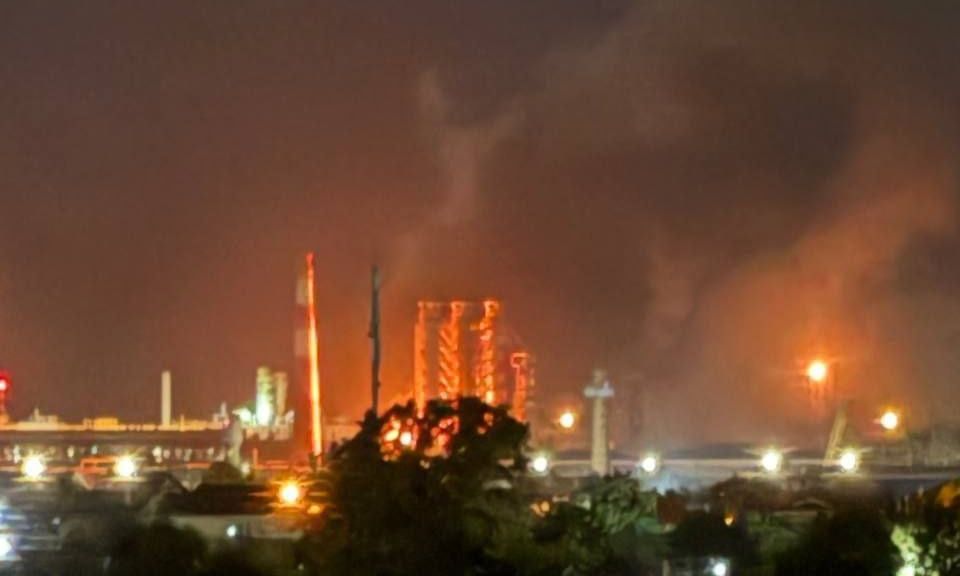 Ρωσία: Νέα επίθεση ουκρανικών drones σε ένα από τα μεγαλύτερα διυλιστήρια της χώρας – Βίντεο