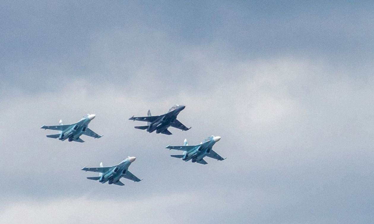 Βloomberg: Μυστική συνάντηση Ευρωπαίων με Ρώσους διπλωμάτες – «Θα καταρρίψουμε τα αεροσκάφη σας»