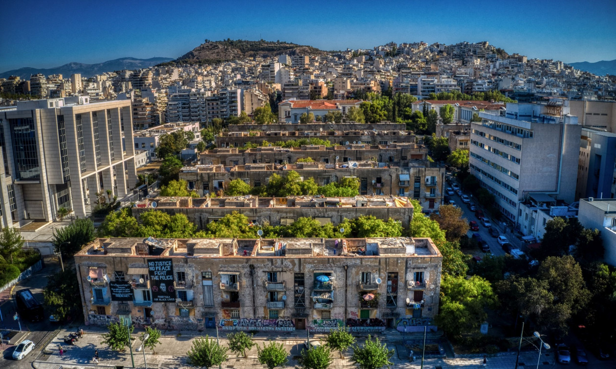 Πόσα χρόνια δουλειάς για ένα σπίτι στην Αθήνα –  Τα αποκαλυπτικά στοιχεία στο Newsbomb