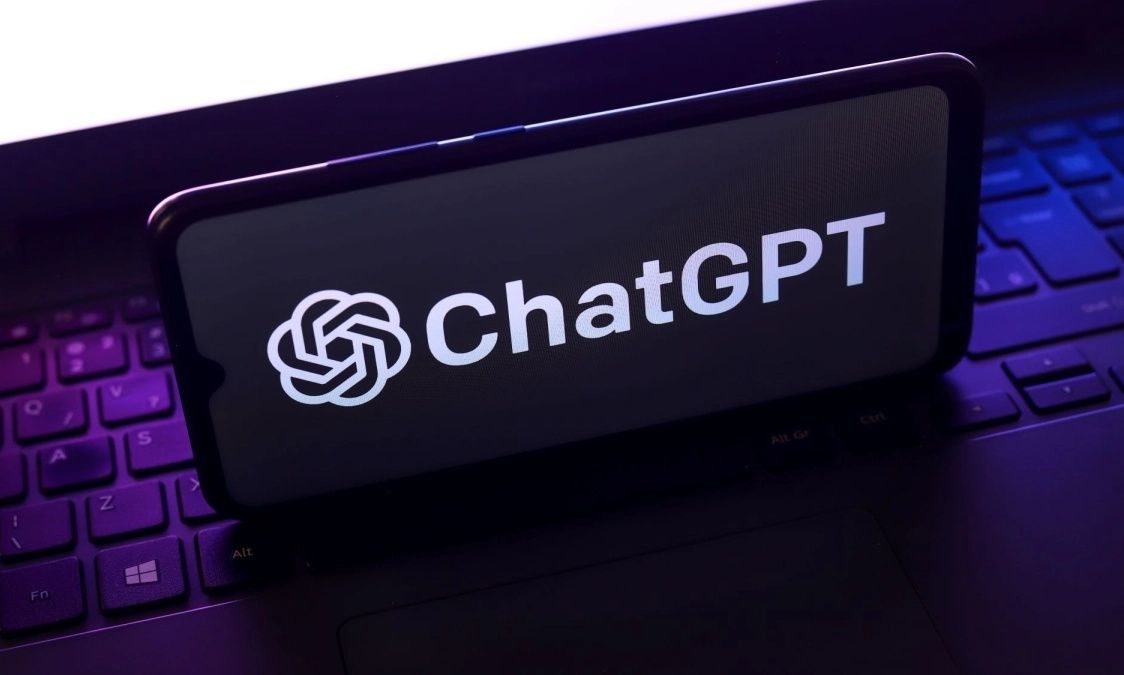 «ChatGPT, ποιες μετοχές πρέπει να αγοράσω;» – Η τεχνητή νοημοσύνη «μπαίνει» στα χρηματιστήρια