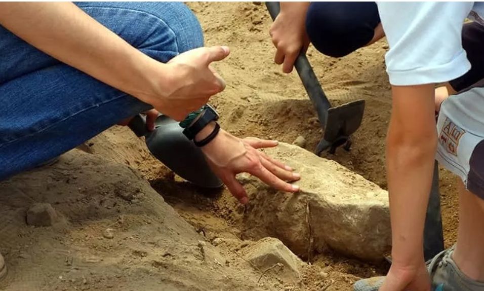 Σπουδαία αρχαιολογική ανακάλυψη στη Λευκωσία – Έπεσαν σε νεκρόπολη που χρονολογείται 2.000 π.χ.