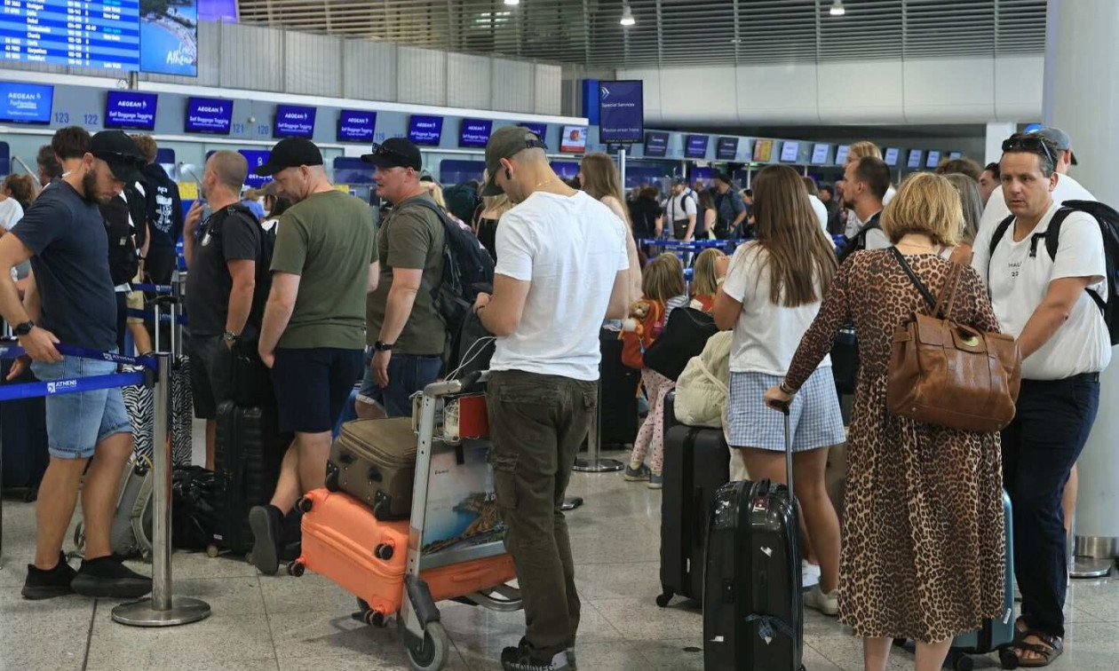 Συνεχίζονται οι καθυστερήσεις στο «Ελ. Βενιζέλος»: Τι υποστηρίζουν οι ελεγκτές – Τι λέει η κυβέρνηση
