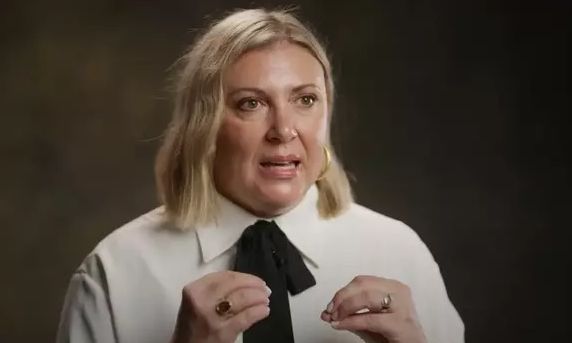 Συγκλονιστική αφήγηση: Δασκάλα όμηρος Σομαλών πειρατών για 93 ημέρες – Ο 11χρονος με το ΑΚ-47