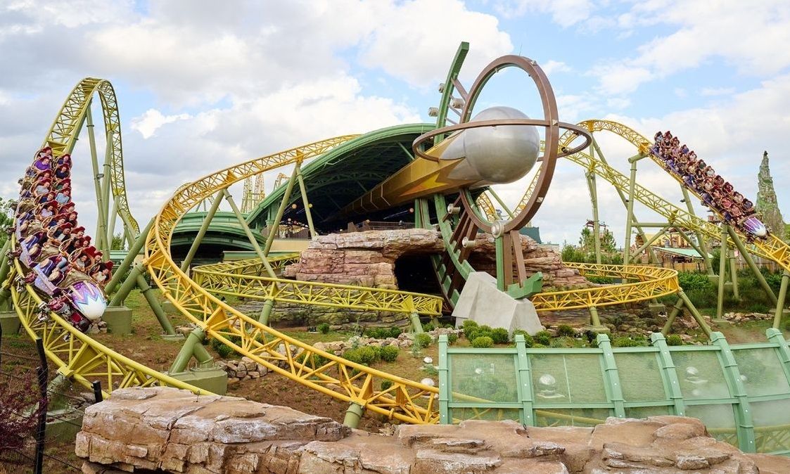 Τραυματίστηκε σε roller coaster που φτάνει τα 100χλμ/ώρα: «Tο κεφάλι μου χτυπούσε βίαια στο κάθισμα»