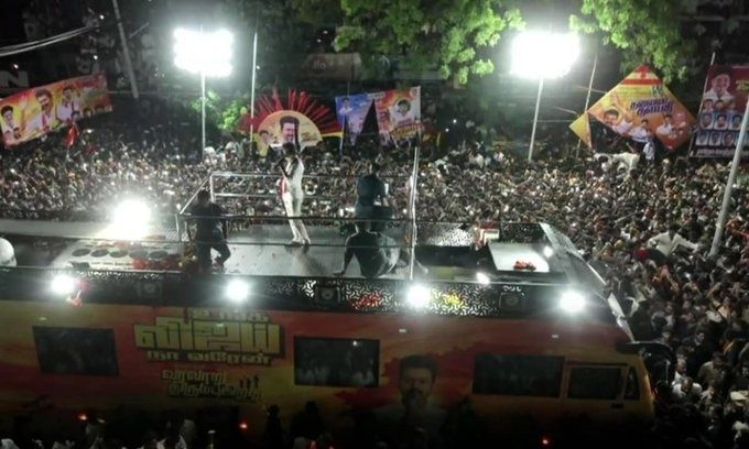 Στιγμές πανικού στην Ινδία: Τουλάχιστον 38 άτομα ποδοπατήθηκαν και σκοτώθηκαν – Βίντεο