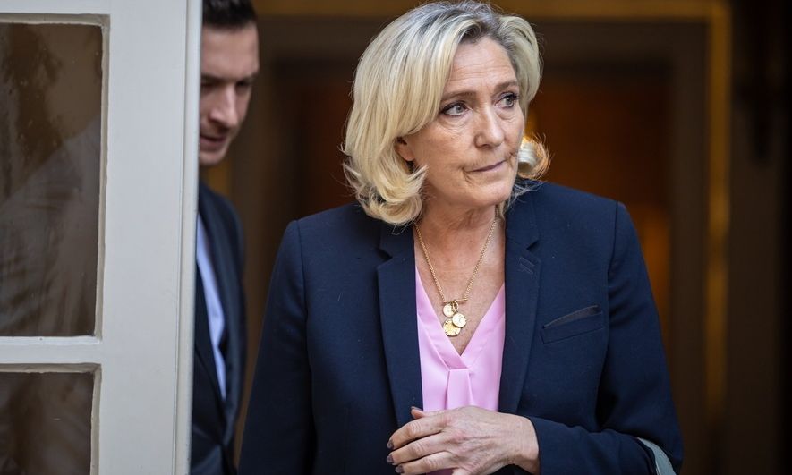 Η φυλάκιση του Σαρκοζί και τι μπορεί να σημαίνει για το μέλλον της Μαρίν Λεπέν