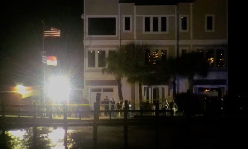 ΗΠΑ: Ένοπλος προσέγγισε παραθαλάσσιο μπαρ με βάρκα και άνοιξε πυρ – Τρεις νεκροί, οκτώ τραυματίες