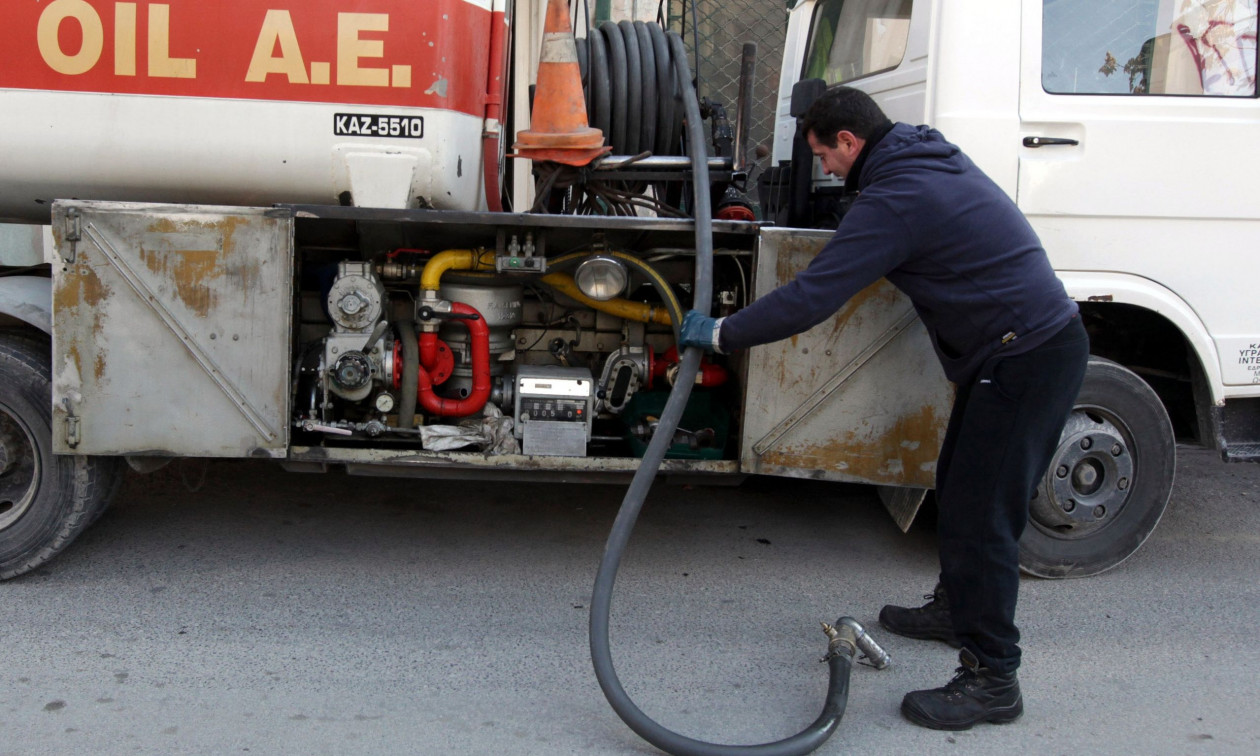 Πετρέλαιο θέρμανσης: Πού θα κυμανθούν οι φετινές τιμές – Μείωση σε 19 νησιά λόγω ΦΠΑ