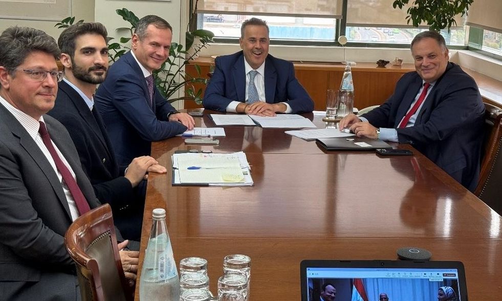 ΥΠΕΝ: Προχωρά η ηλεκτρική διασύνδεση Ελλάδας και Αιγύπτου