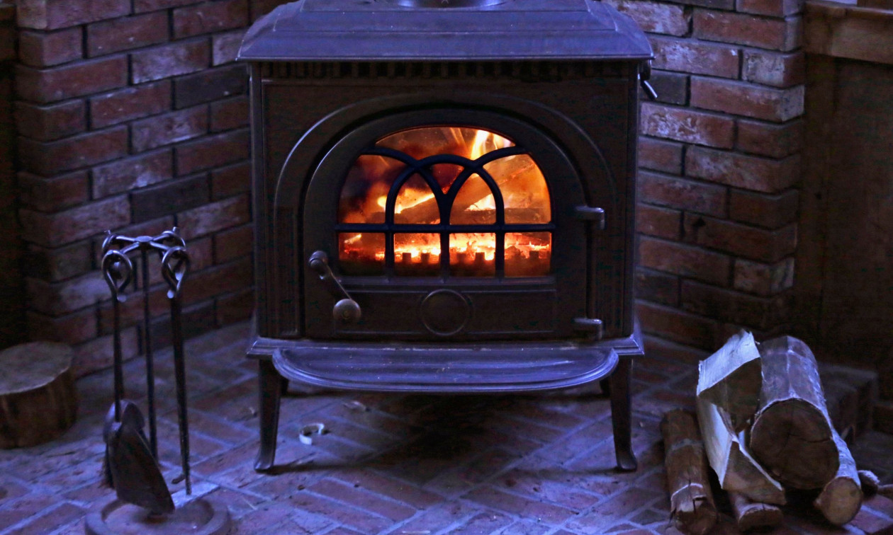 Δυσάρεστα νέα για τις ξυλόσομπες – Δεν είναι και τόσο «αθώες» λένε οι επιστήμονες