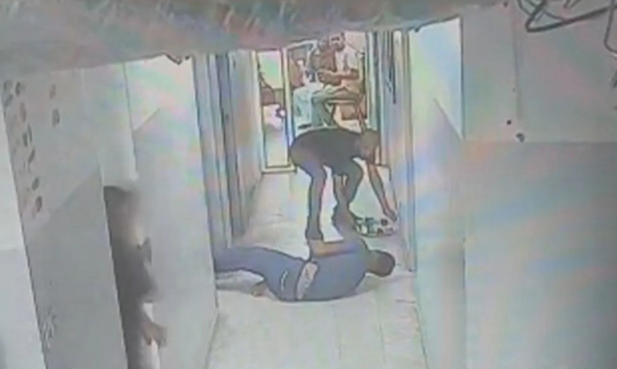 Γάζα: Η στιγμή που νοσοκόμος δέχεται πυροβολισμό στο κεφάλι – Σκληρό βίντεο