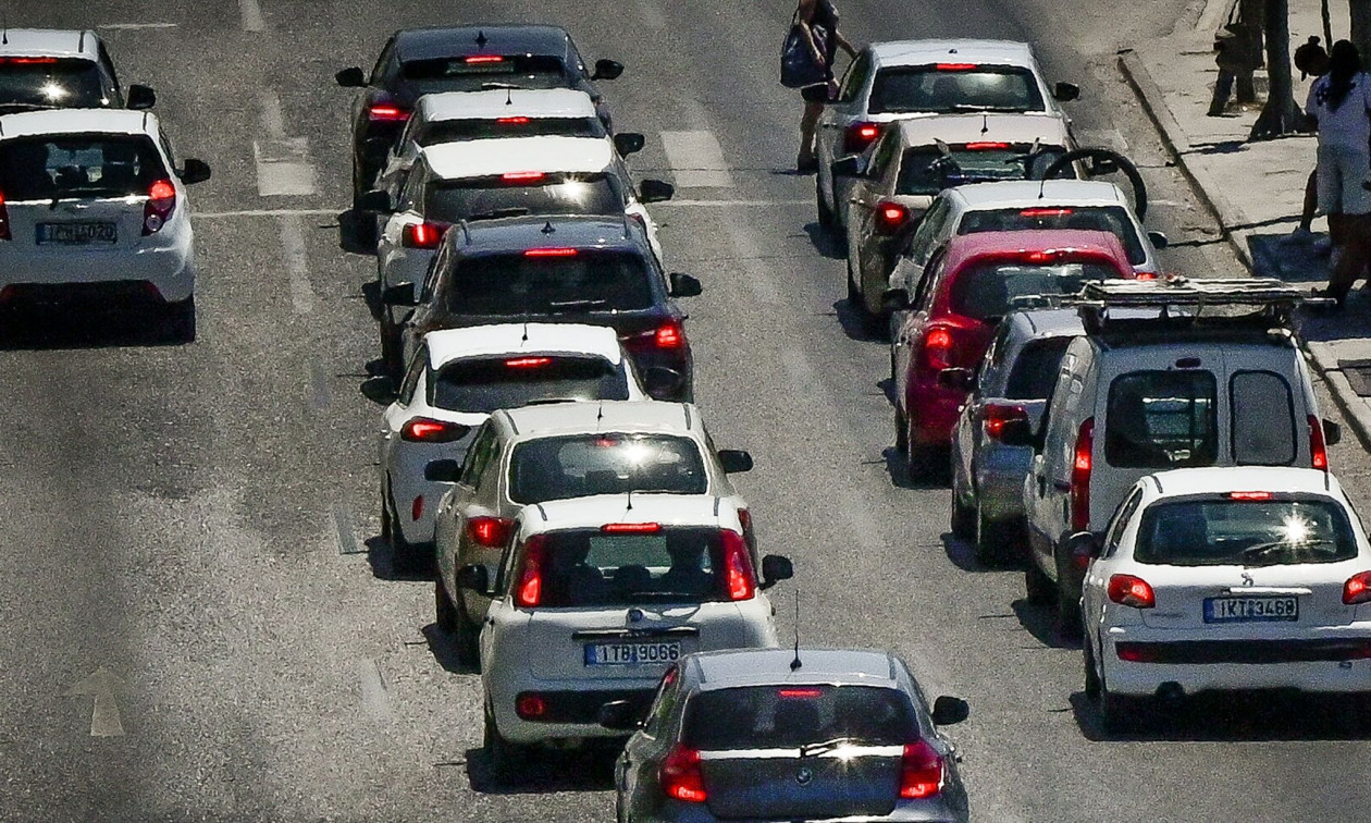 Κίνηση τώρα: Τροχαίο ατύχημα στον Κηφισό – Καθυστερήσεις σε Εθνική και Αττική Οδό