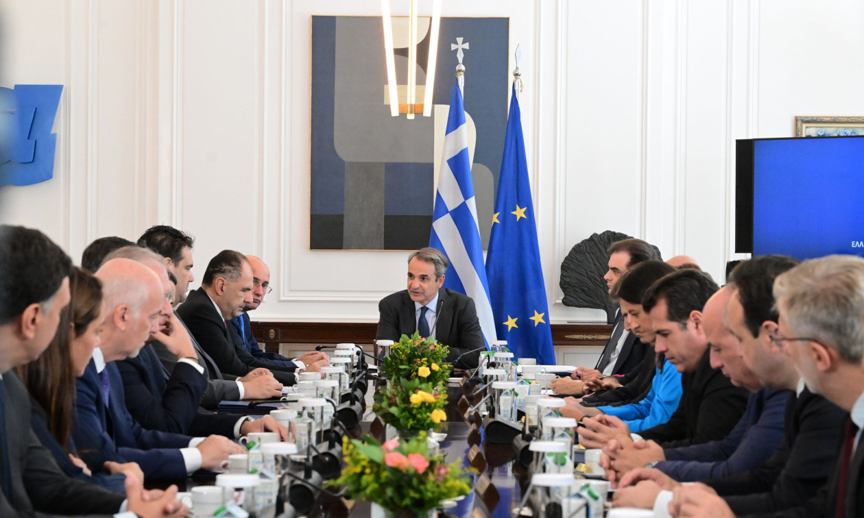 Υπουργικό συμβούλιο: Φοροελαφρύνεις και μέτρα στήριξης για νέους, πολύτεκνους και μεσαία τάξη