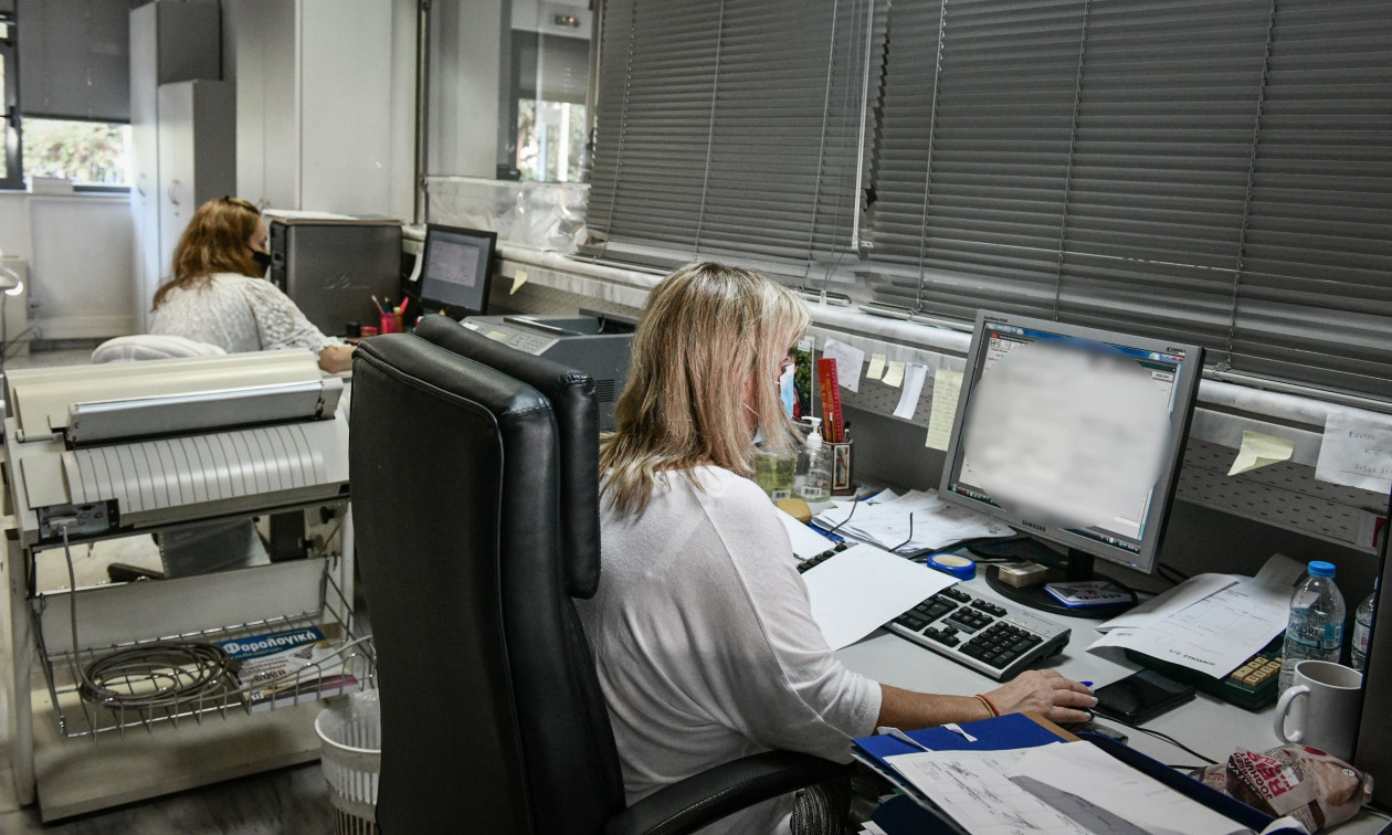 Δημόσιο: 20.000 προσλήψεις το 2026 – Ποιοι παίρνουν bonus παραγωγικότητας