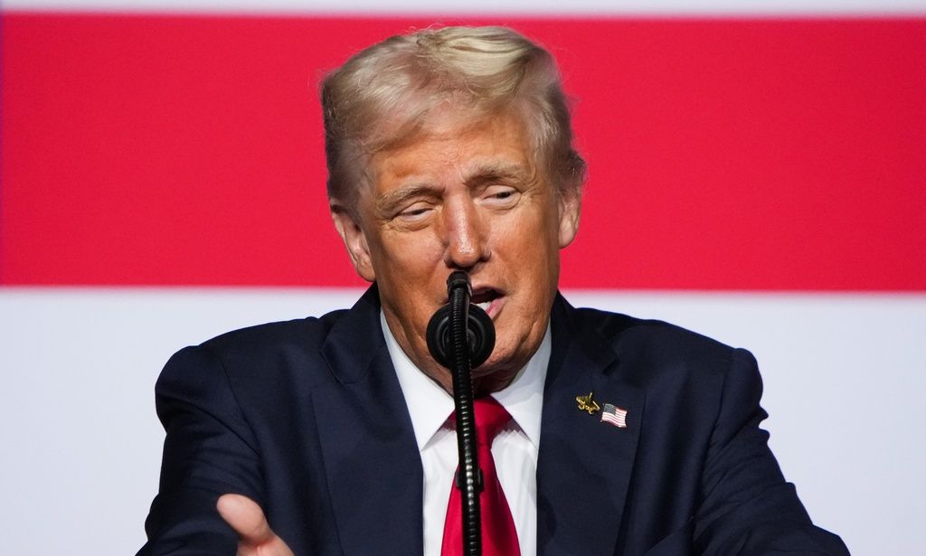 Ειρωνεία Τραμπ κατά Πούτιν: «Πολεμάς τέσσερα χρόνια έναν πόλεμο που θα κρατούσε μια εβδομάδα»