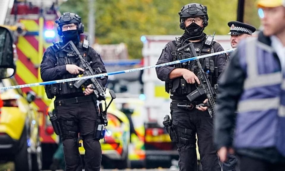 Μάντσεστερ: Τρομοκρατική ενέργεια ανακοίνωσε η αστυνομία – Τρεις νεκροί σε συναγωγή – Βίντεο