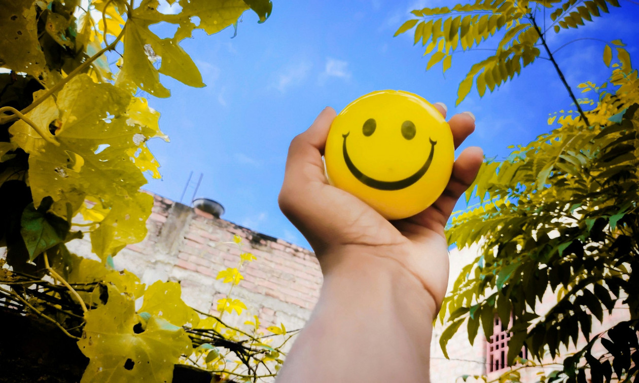 Παγκόσμια Ημέρα του Χαμόγελου: Πώς το Smiley Face έγινε παγκόσμιο σύμβολο ευγένειας και αισιοδοξίας