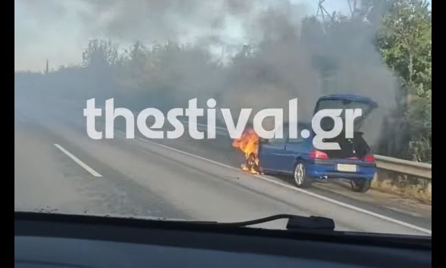 Θεσσαλονίκη: Φωτιά σε αυτοκίνητο στο Ωραιόκαστρο – Βίντεο