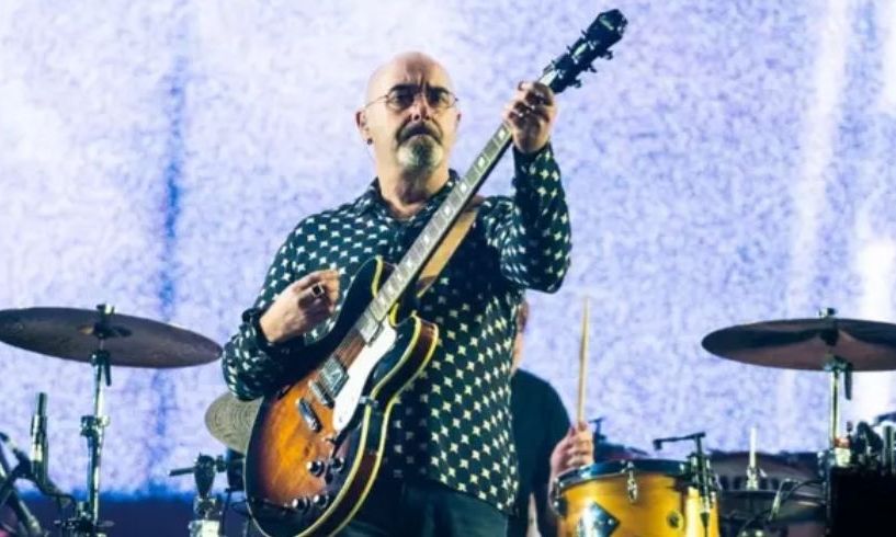 Oasis: Διαγνώστηκε με καρκίνο ο κιθαρίστας του θρυλικού συγκροτήματος