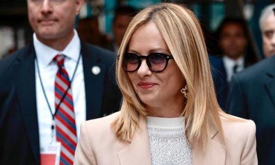 Μελόνι: Προτεραιότητα η κατάπαυση του πυρός