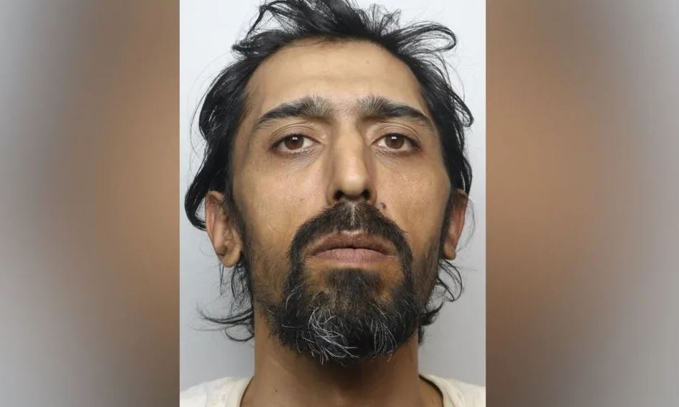 Αποτροπιασμός στην Βρετανία: 42χρονος εξανάγκασε 15χρονη σε «γάμο» και την βίαζε με άλλους 18 άνδρες