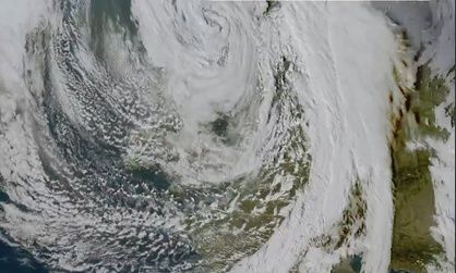 Δύο νεκροί εξαιτίας της καταιγίδας Έιμι που πλήττει τη βορειοδυτική Γαλλία