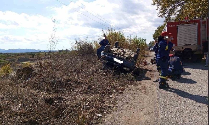 Σοβαρό τροχαίο στο Αγρίνιο: ΙΧ εξετράπη της πορείας του και ανετράπη – Διασωληνώθηκε ο οδηγός