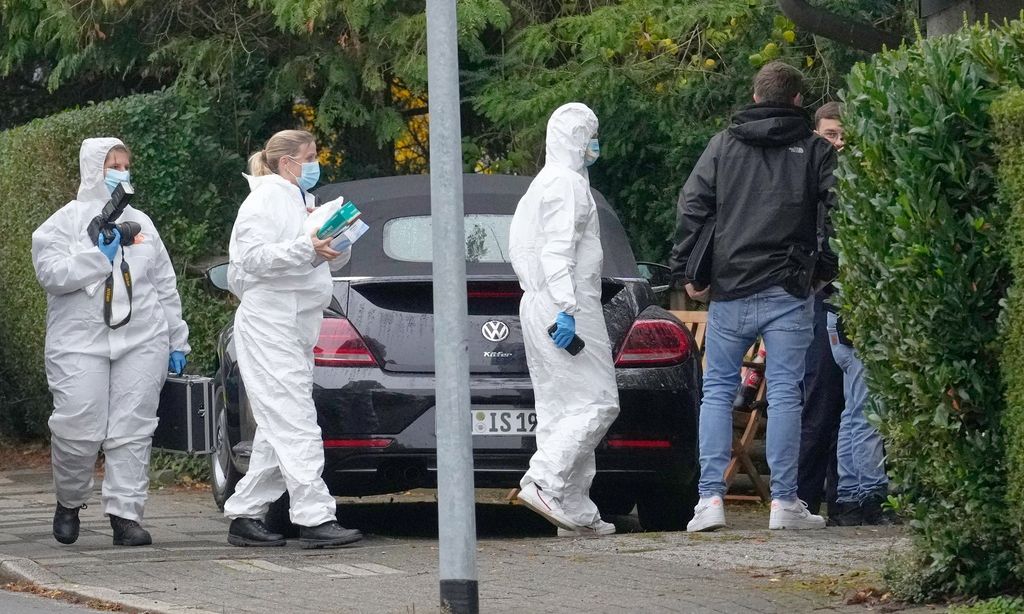 Γερμανία: Με χειροπέδες ο 15χρονος θετός γιός της Δημάρχου που μαχαιρώθηκε