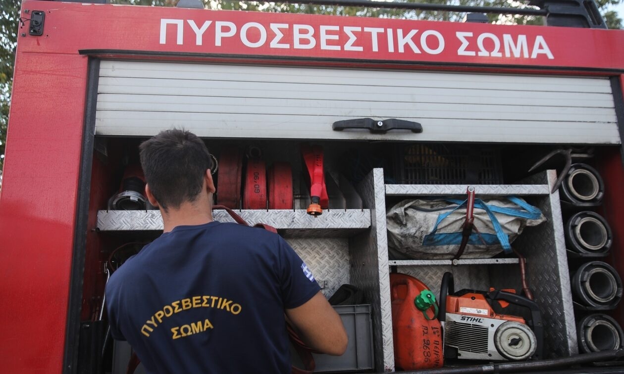 Ηράκλειο: Μεγάλη κινητοποίηση της Πυροσβεστικής για φωτιά στον Λέντα