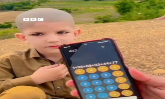 Αγόρι «ανθρώπινο κουμπιουτεράκι» έγινε viral – Λύνει πολύπλοκες μαθηματικές πράξεις σε μια στιγμή