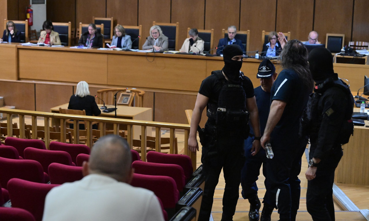 Συνεχίζεται η δίκη της Χρυσής Αυγής στο Εφετείο – Απολογήθηκε η Ελένη Ζαρούλια