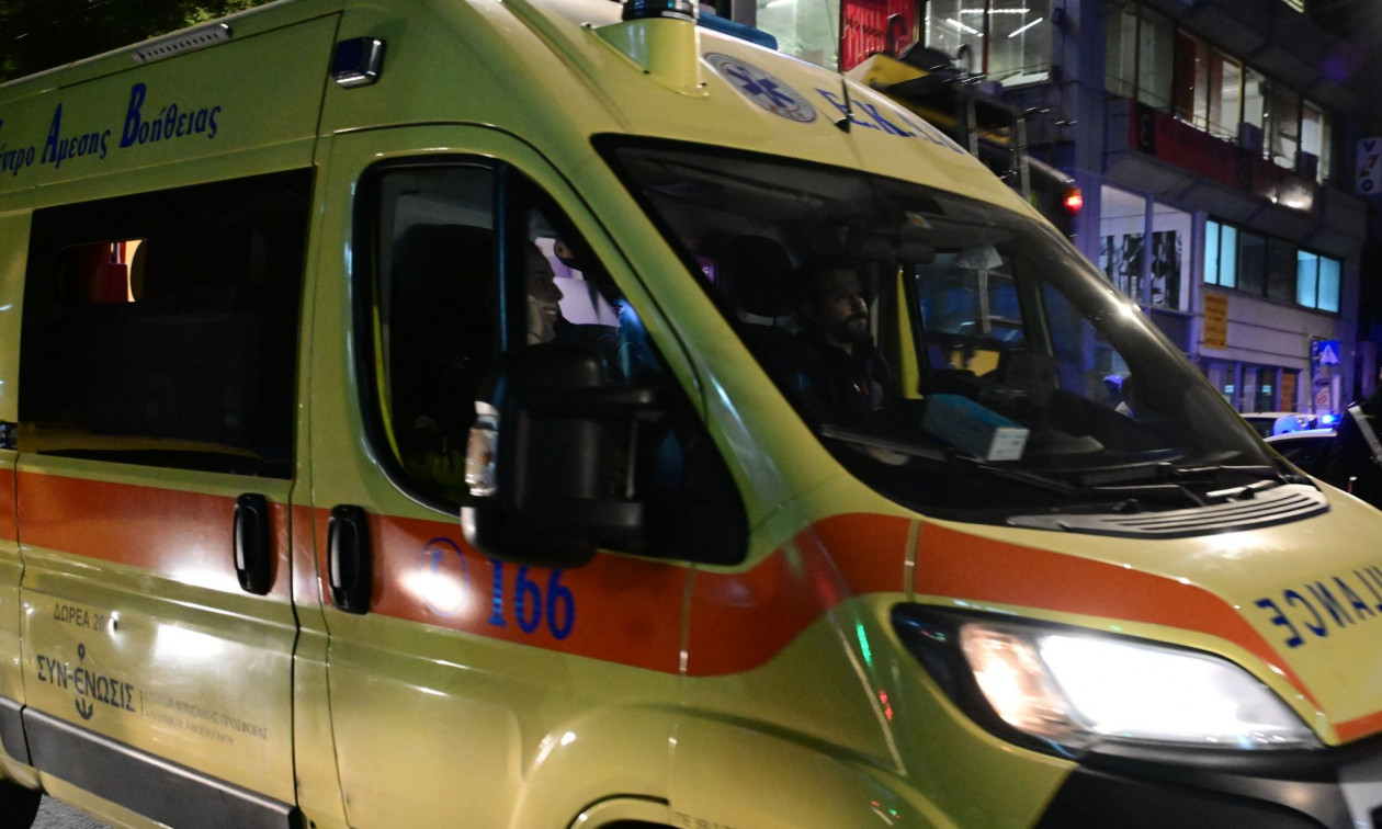 Τροχαίο στο Αλιβέρι: Σφοδρή σύγκρουση ΙΧ με δύο τραυματίες