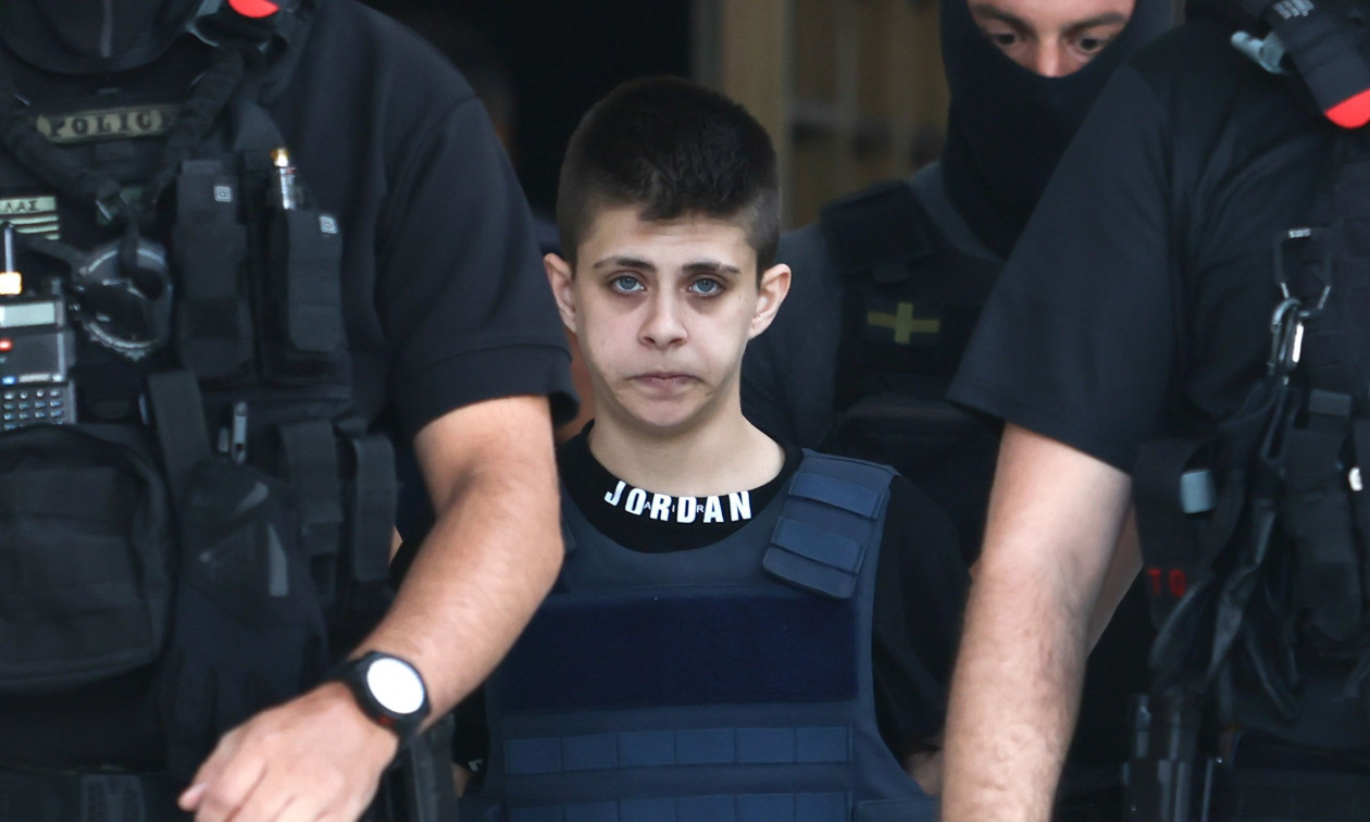 Ειρήνη Μουρτζούκου: Γλεντούσε στις φυλακές Κορυδαλλού σε συναυλία του Θέμη Αδαμαντίδη!