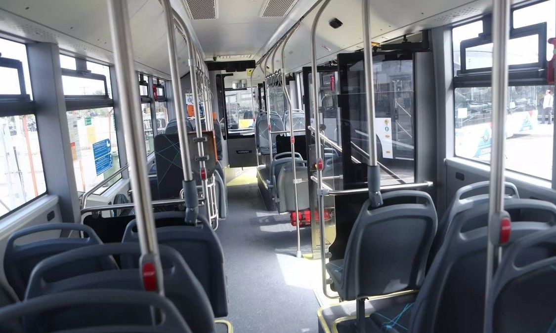 Τρόμος σε λεωφορείο στο κέντρο της Αθήνας: Άνδρας απειλούσε τους επιβάτες με τσεκούρ