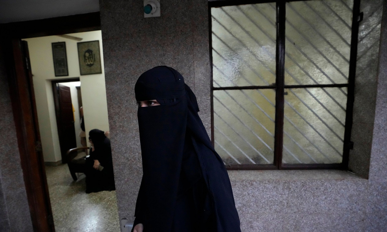 Απαγόρευση στην μπούρκα και τη χρηματοδότηση των τζαμιών σχεδιάζει η Ιταλία