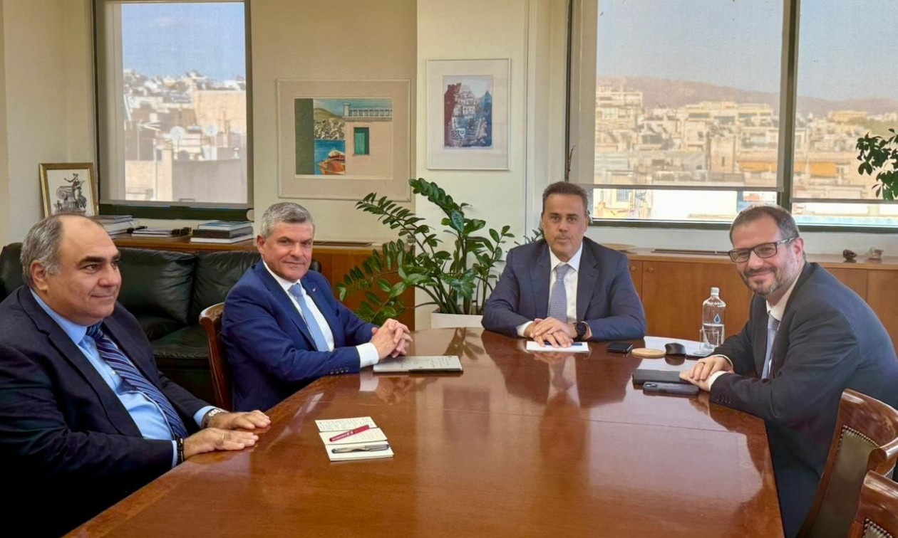 Συνάντηση Παπασταύρου με τον Κύπριο υπουργό Περιβάλλοντος – Στο επίκεντρο η ηλεκτρική διασύνδεση