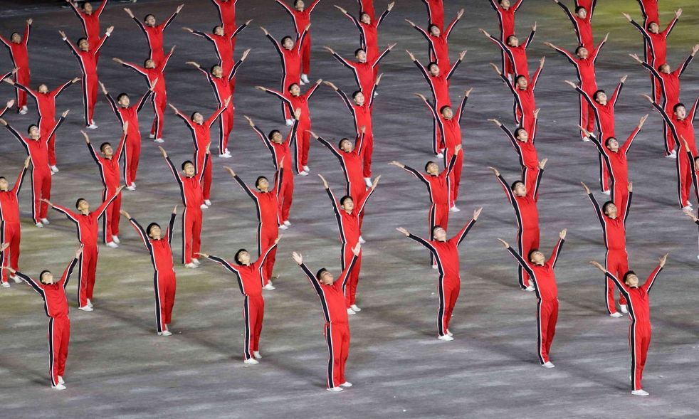 Βόρεια Κορέα: Πυροτεχνήματα, συναυλίες και στρατιωτική παρέλαση για τα «γενέθλια» του Κόμματος