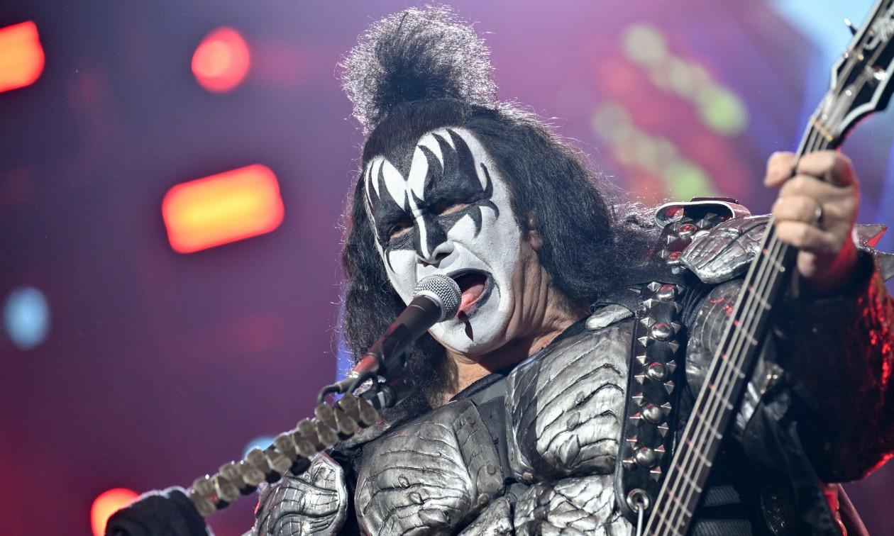 Gene Simmons: Τροχαίο ατύχημα για τον θρύλο των KISS – Λιποθύμησε ενώ οδηγούσε
