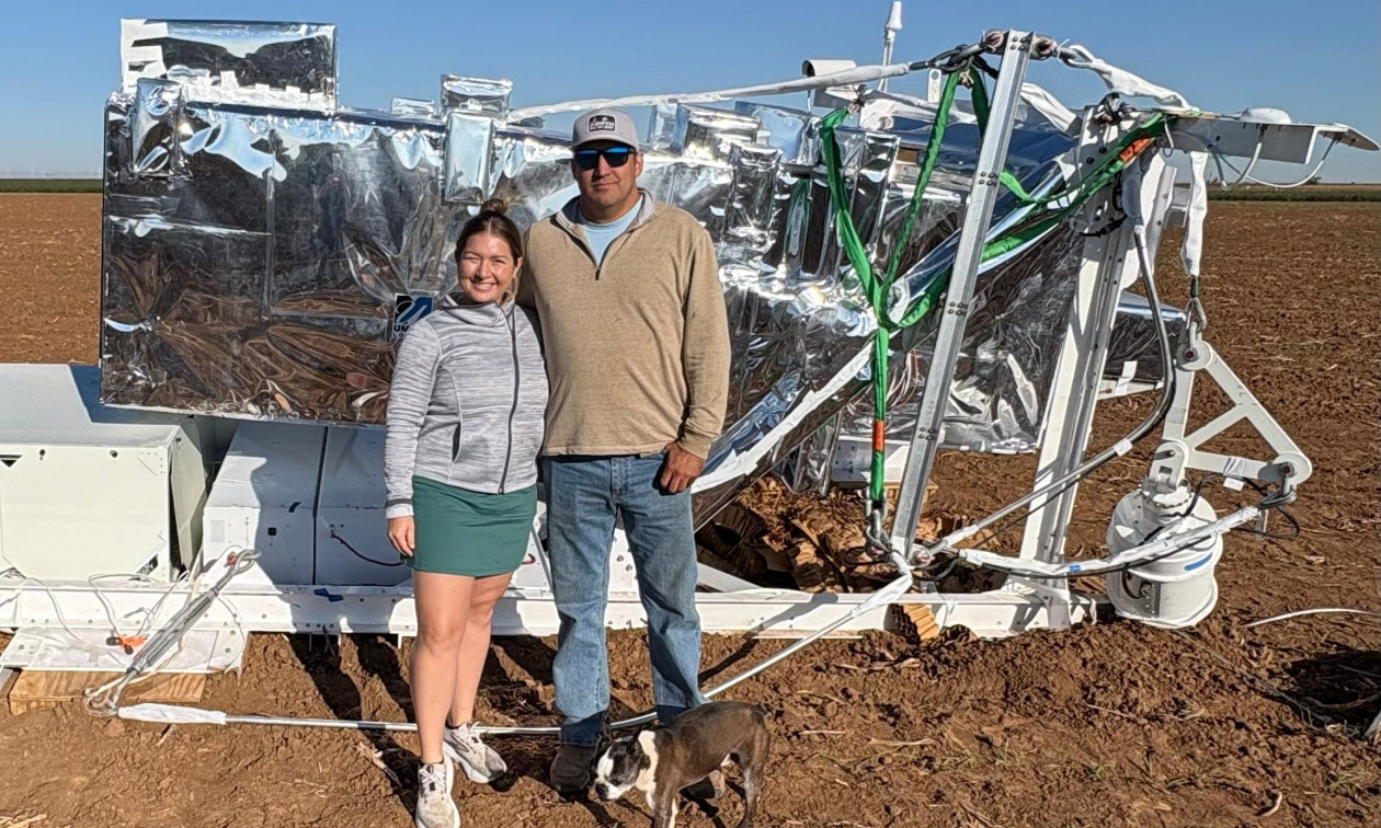 ΗΠΑ: Εξοπλισμός της NASA προσγειώθηκε σε φάρμα γυναίκας στο Τέξας – Δείτε φωτογραφίες