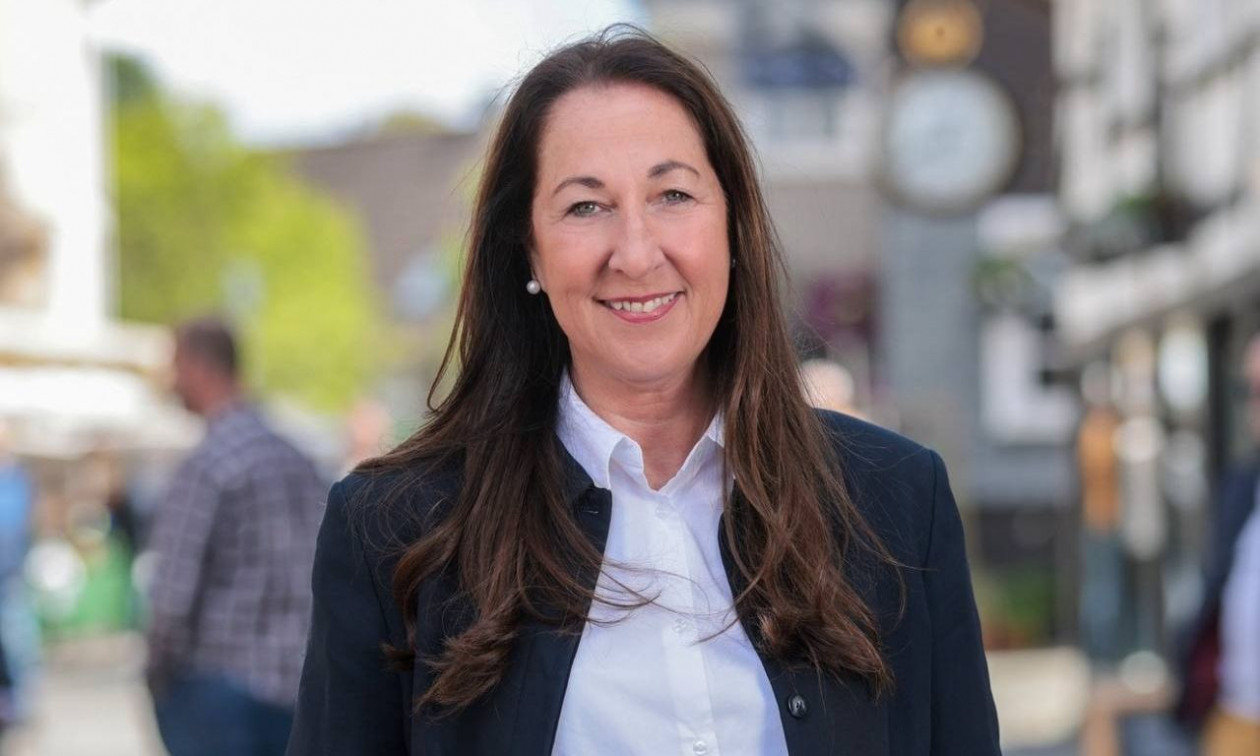 Γερμανία: Βασάνιζε για ώρες η 17χρονη θετή κόρη την Ίρις Στάλτσερ – Της έκαψε μέχρι και τα μαλλιά!