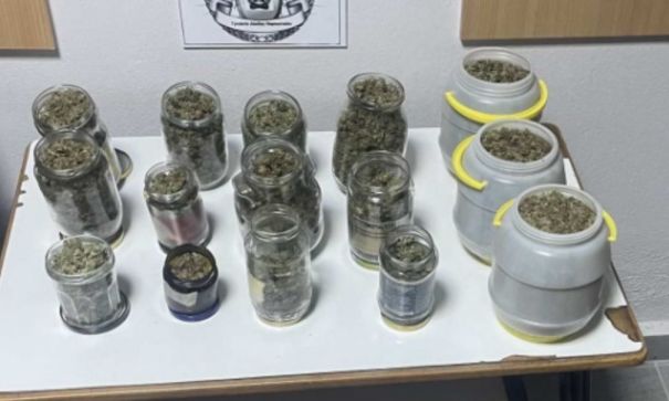 Πέλλα: Συλλήψεις για ναρκωτικά – Έκρυβε στο σπίτι του σχεδόν τρία κιλά κάνναβης