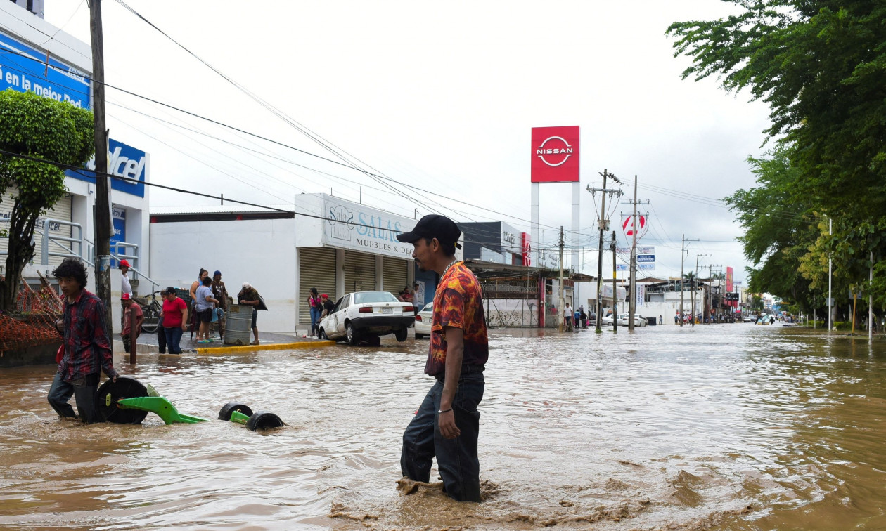 Φονικές πλημμύρες στο Μεξικό: Τουλάχιστον 37 νεκροί και βιβλικές καταστροφές στη χώρα – Βίντεο